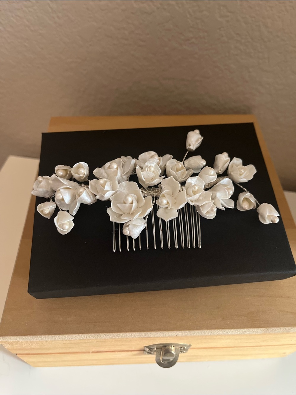 Elegant White Floral Hair Comb - Bridal Accessory